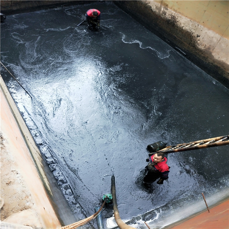 柯城废水池清理