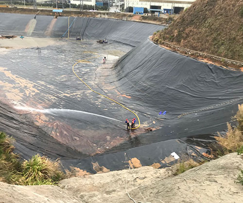 柯城废水池清理